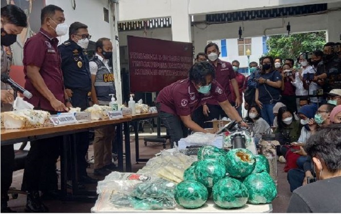 Polisi Gagalkan Selundupan Sabu-Sabu dan LSD Jaringan Internasional, 39 Tersangka Ditangkap