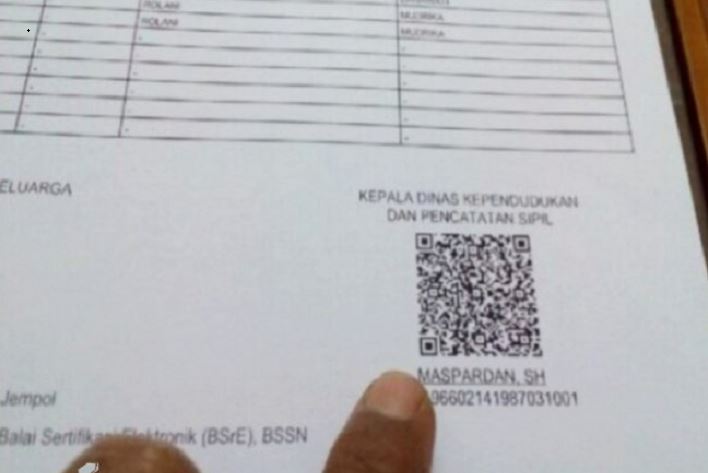 Scan Barcode KK Untuk Cek Status Dokumen Aktif