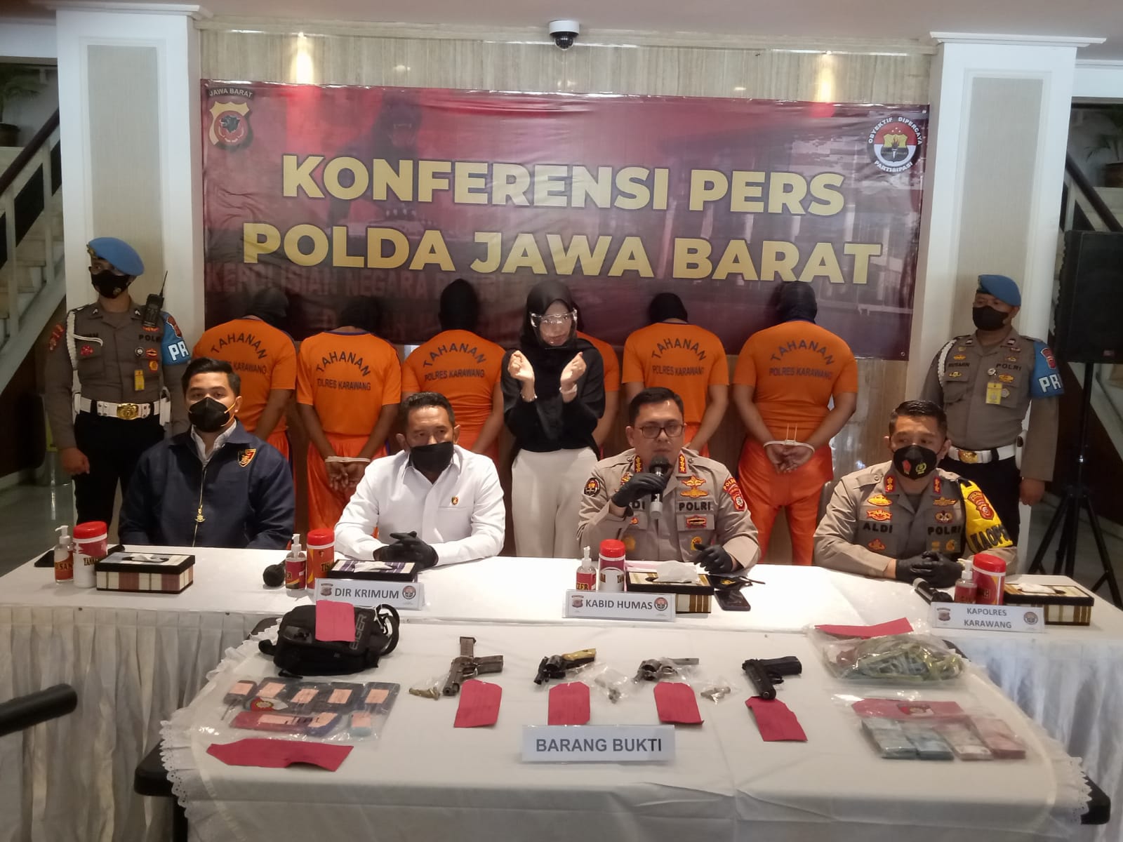 Polisi Ungkap Perampokan Bersenpi di MayBank Karawang, 7 Dari 11 Pelaku Berhasil Diringkus