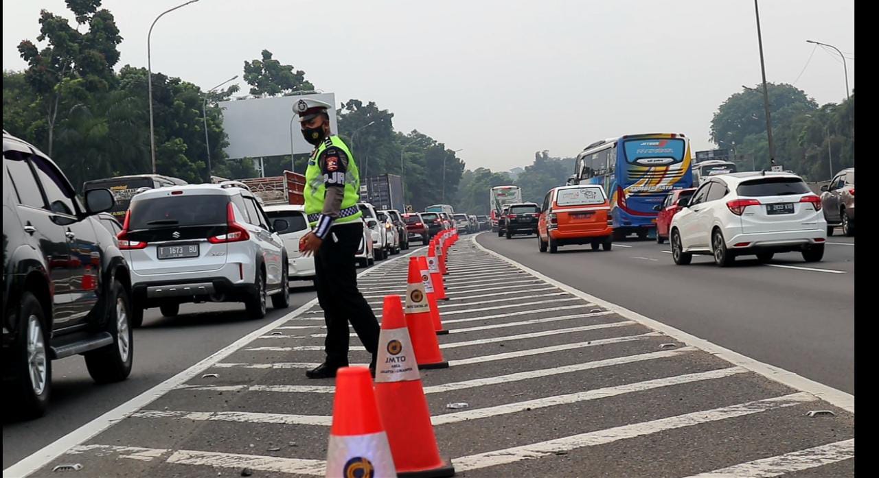 Mengurai Penyebab Seringnya Laka Lantas di Tol Jakarta-Cikampek