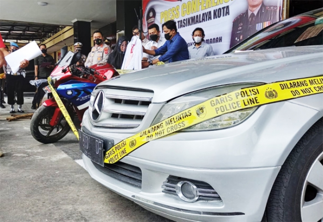 Polisi Gadungan Perdaya Janda Kaya, 300 Juta Melayang