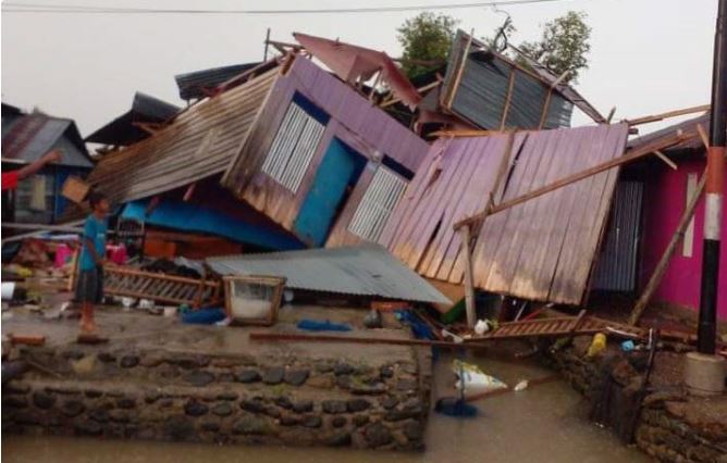 Dalam Sekejap Rumah Langsung Ambruk, Begini Cerita Warga yang Selamat dari Puting Beliung