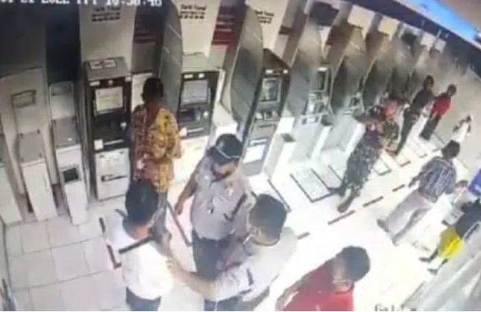 Sigap, Satpam Gagalkan Aksi Penipuan di Galeri ATM