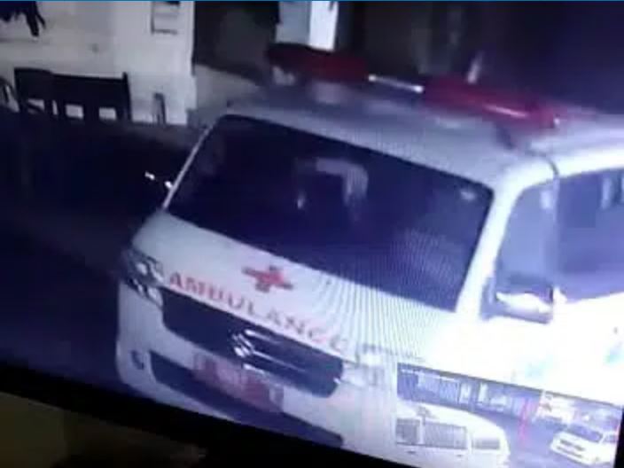 Terparkir di Garasi, Ambulan Milik Puskesmas Dicuri, Aksi Pencurian Terekam CCTV