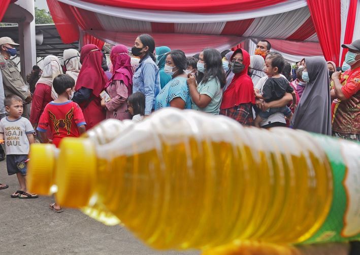 Ratusan Ribu Liter Minyak Goreng Disebar di Jabar, Tiap Orang Hanya Dijatah 2 Liter