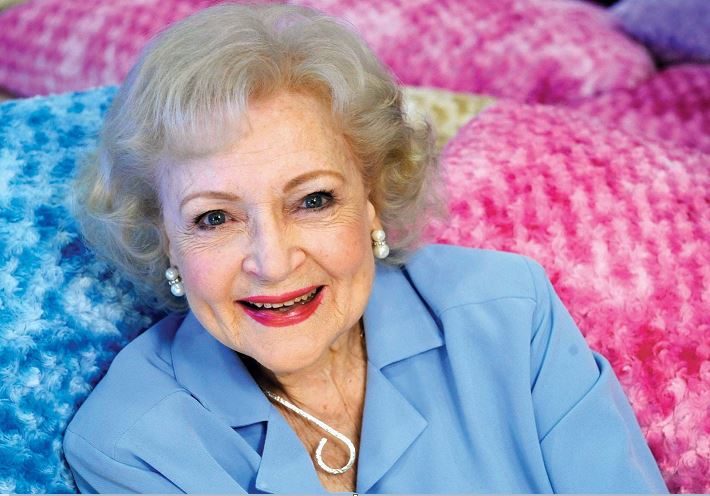 Menjelang Usia 100 Tahun, Artis Komedi Betty White Meninggal