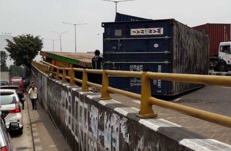 Flyover Kranji Jalur Tengkorak, Dishub Beberkan Penyebabnya