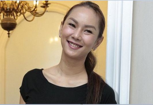 Baru Juga Cerai dari Vicky Prasetyo, Kalina Kepergok Suap-suapan dengan Berondong
