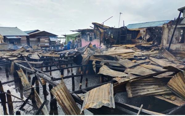 Si Jago Merah Mengamuk, Belasan Rumah di Pulau Buluh Terbakar