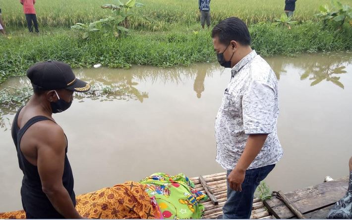 Gempar!, Sesosok Mayat Perempuan Ditemukan Mengambang di Saluran Irigasi