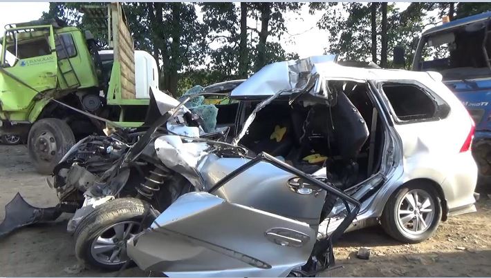 Kecelakaan di Cipularang, Travel Bodong Tabrak Truk, Satu Tewas