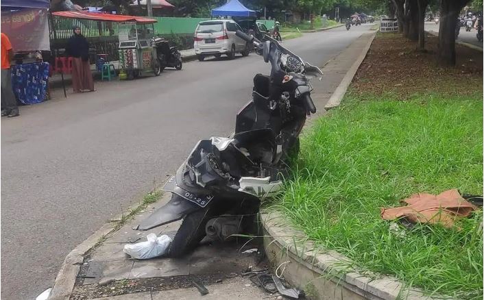 Pria Mabuk Bawa Xenia Ugal-ugalan, Tabrak 2 Motor Lalu Kabur, Begini Akhirnya