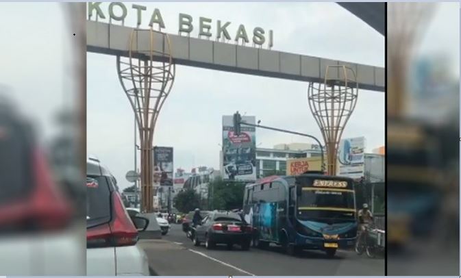 Viral!, Mobil Pelat Merah Lawan Arah, Polisi Selidiki