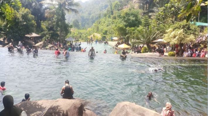 Taman Batu Cijanun Jadi Destinasi Wisata Favorit di Purwakarta