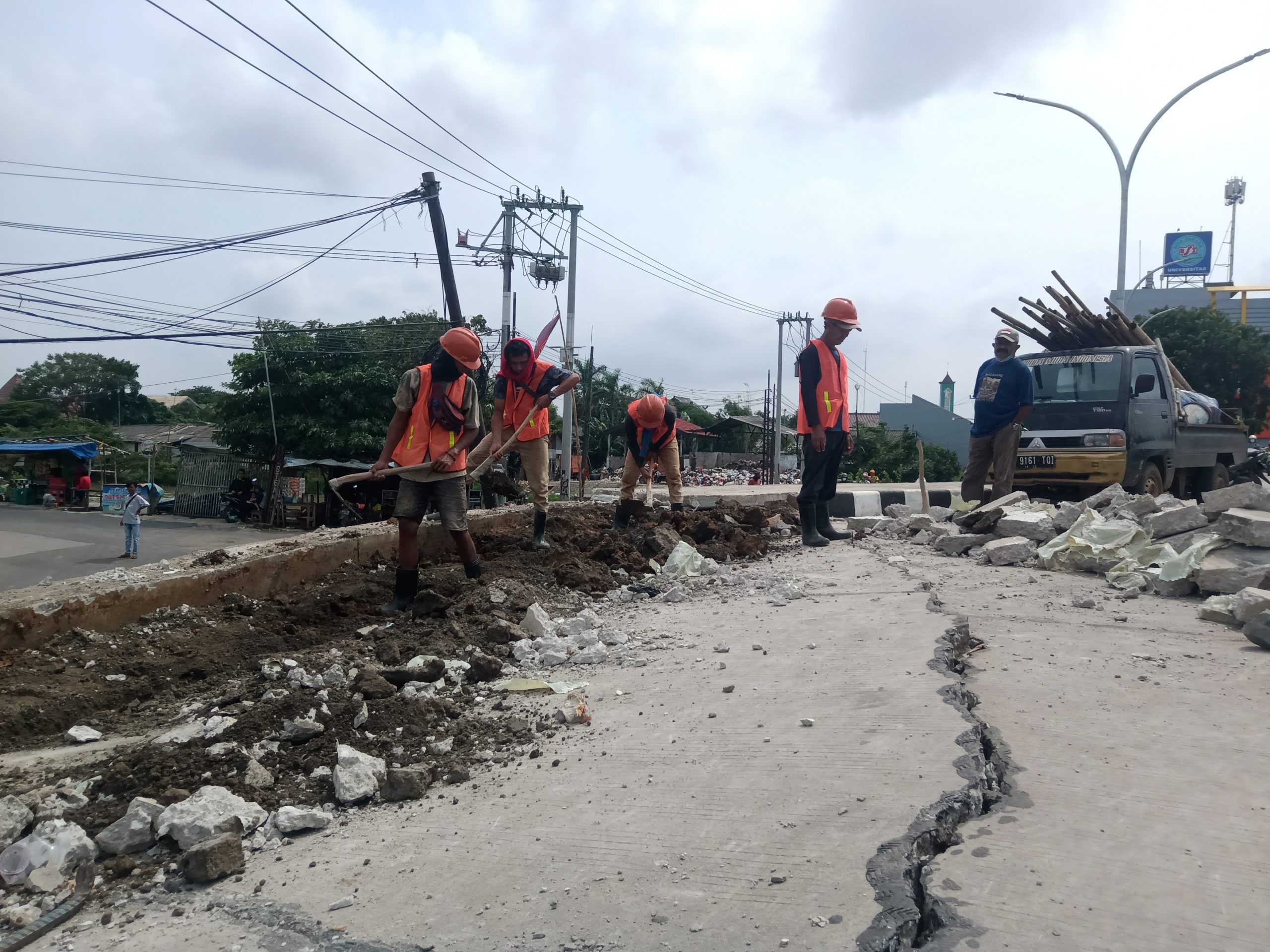 Jembatan Baru Sudah Rusak, Tanggungjawab Kontraktor Lah...!