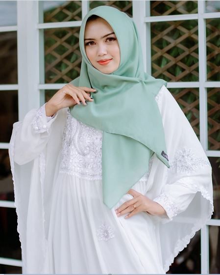 Kenalkan, Isti Farha Azizah, Model Cantik Asal Karawang