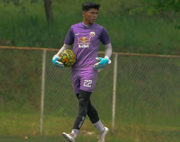 Sosok Cahya Supriadi, Pesepak Bola Karawang Tembus Timnas Indonesia, Kiper Utama di Piala AFF U-19