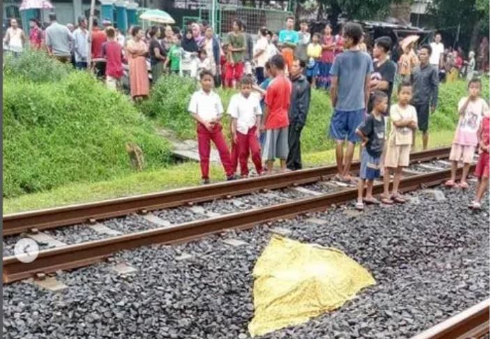 Tertemper Kereta Api, Kakek 67 Tahun Tewas di Lokasi, Diduga Korban Tak Menghiraukan Klakson