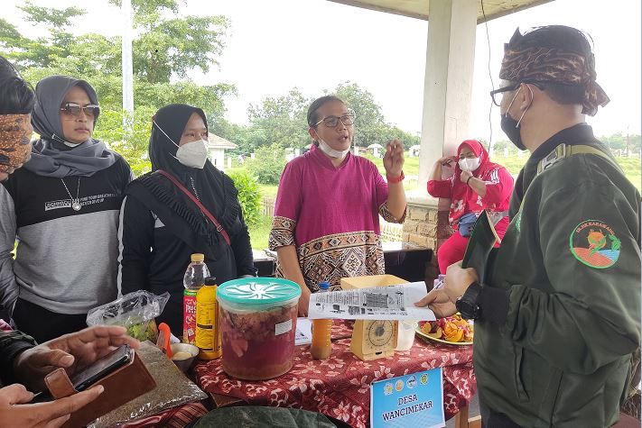 Lomba Kerativitas Daur Ulang Sampah La Tanza, Ciktim Juara, Wancimekar Runer Up