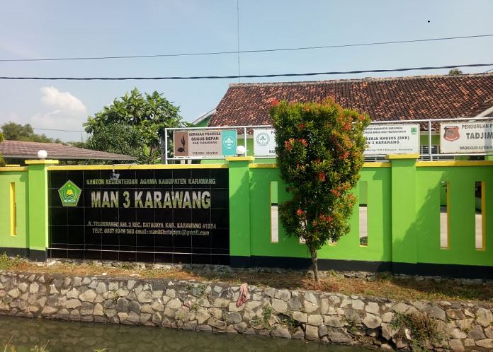 OSIS MAN 3 Gelorakan Gerakan Madrasah Bersih dari Sampah