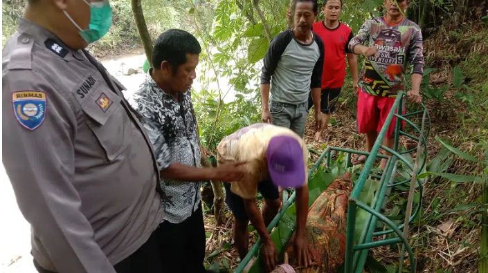 Diduga Terpeleset, Nenek 80 Tahun Ditemukan Meninggal di Sungai Rajadana Sumber