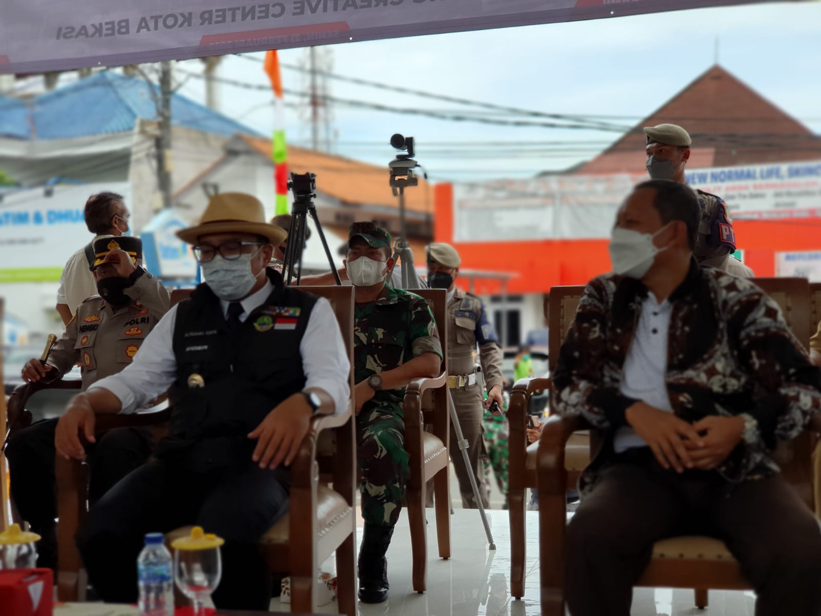 Pantun Ridwan Kamil Saat Resmikan Alun-alun Kota Bekasi: â€œIkan Hiu Lahap Makan Nasi, We Love Warga Bekasi...