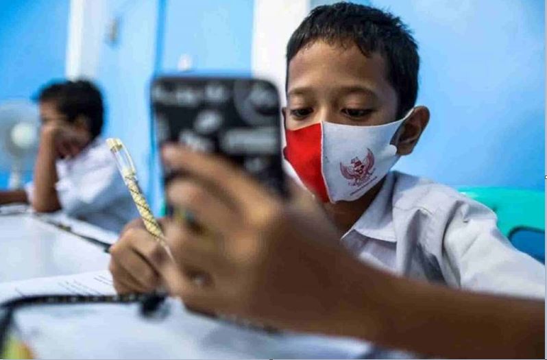 Pengaruh Internet dan Gadget terhadap Pendidikan