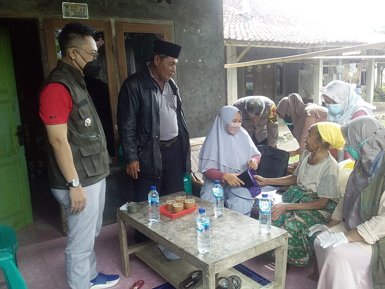 Percepat Vaksin Lansia, Cibarusah Lakukan Door to Door