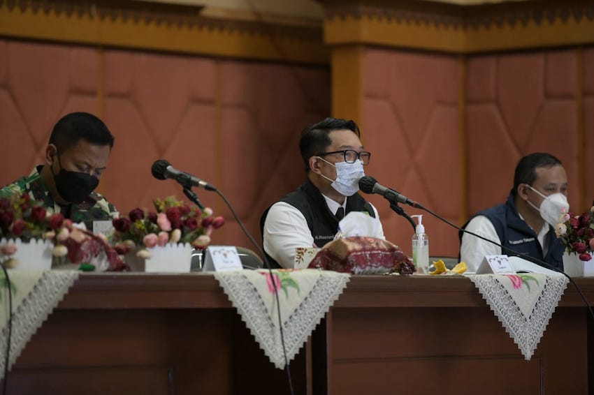 Ketika Ridwan Kamil Pimpin Rapat Covid-19 di Kantor Wali Kota Bekasi, Ini Pesan Khususnya...