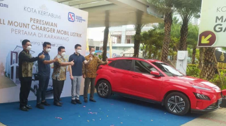 Isi Ulang Mobil Listrik Lebih Mudah,  Kini Wall Mount Charger Kota Kertabumi Hadir Pertama di Karawang