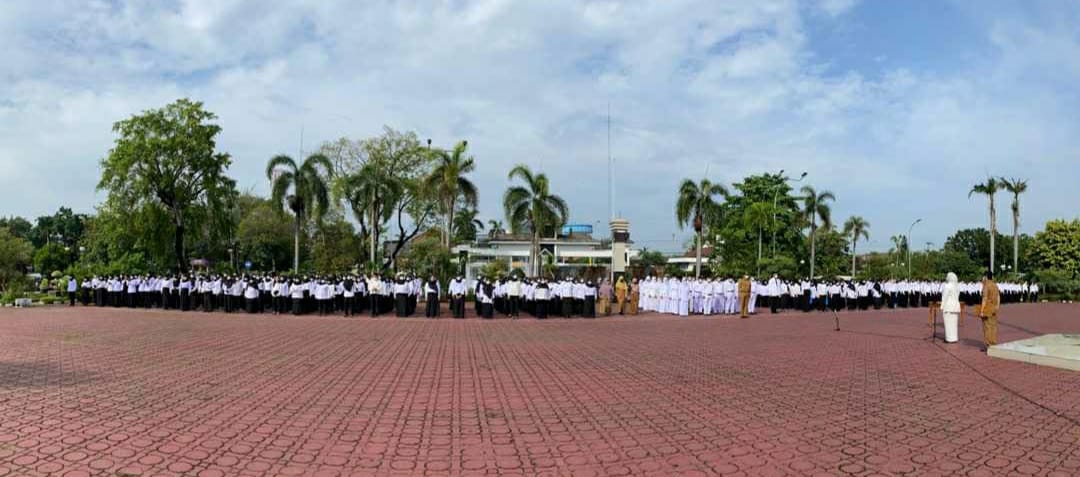 Bupati Cellica Serahkan SK CPNS dan PPPK, Lantik 32 Penilik dan 1 Dokter Ahli Utama