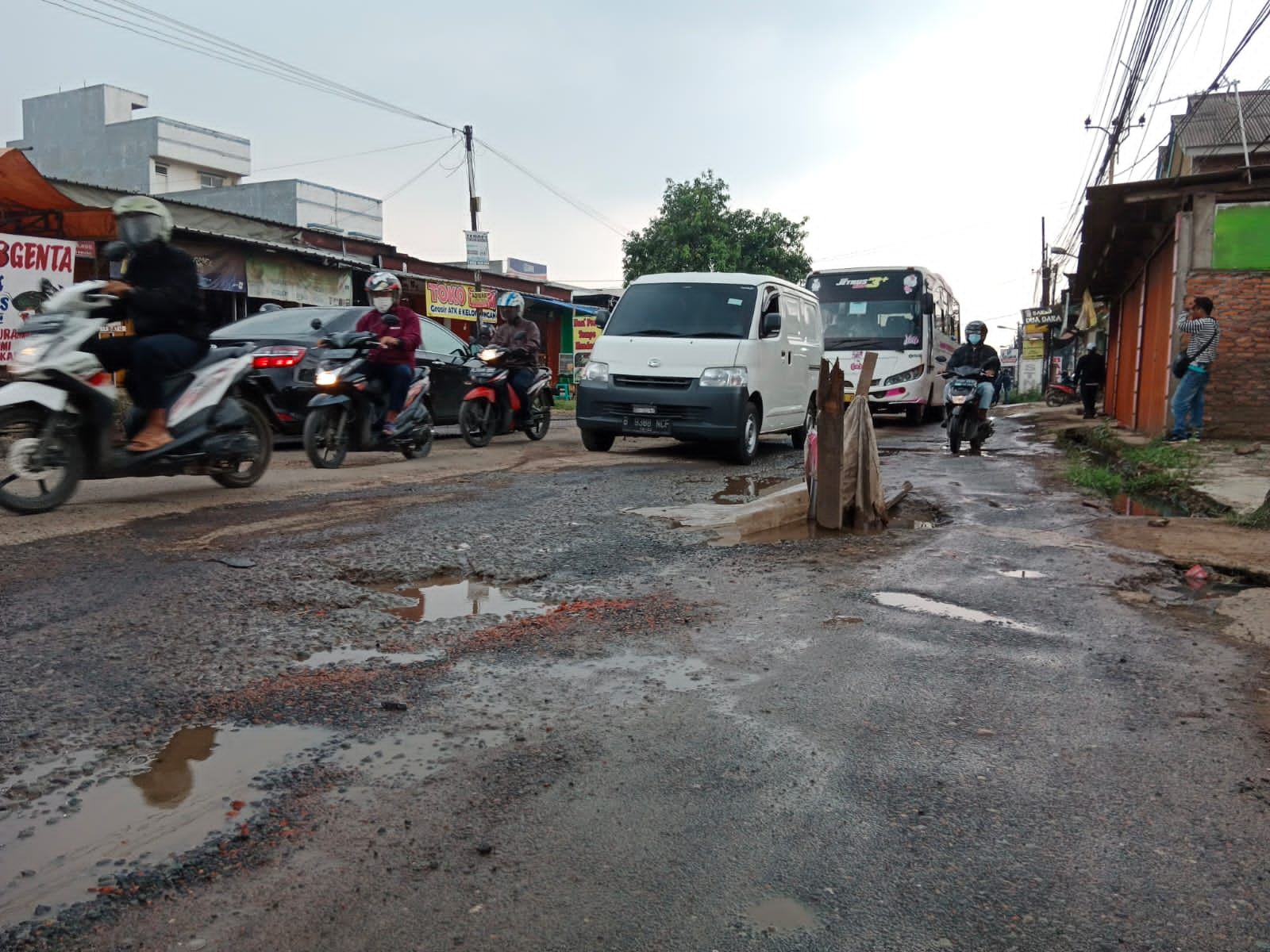 Pembangunan Pelebaran Jalan Cikarang-Cibarusah Terkendala Sejumlah Persoalan