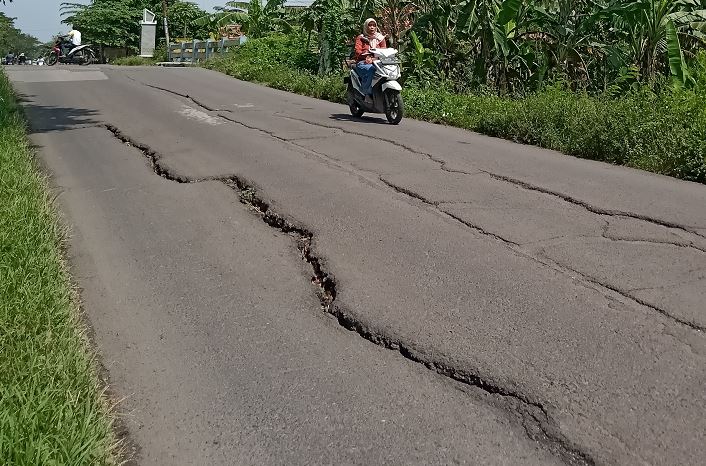 Kerja PUPR Lemot, Dewan Ngedumel : Jalur Mudik Karawang Amburadul