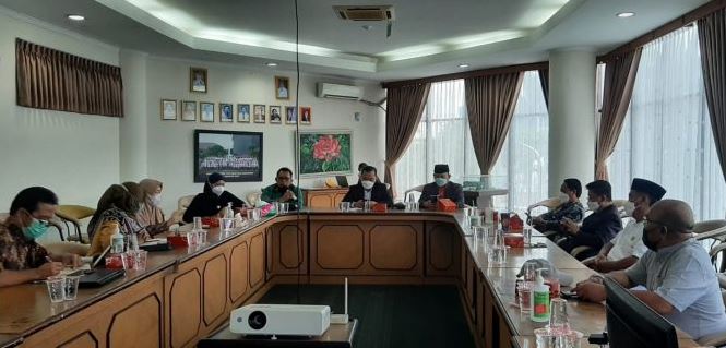 Sambangi RSUD Karawang, Komisi IV DPRD Tinjau Peningkatan Kualitas Pelayanan dan Kebersihan Rumah Sakit