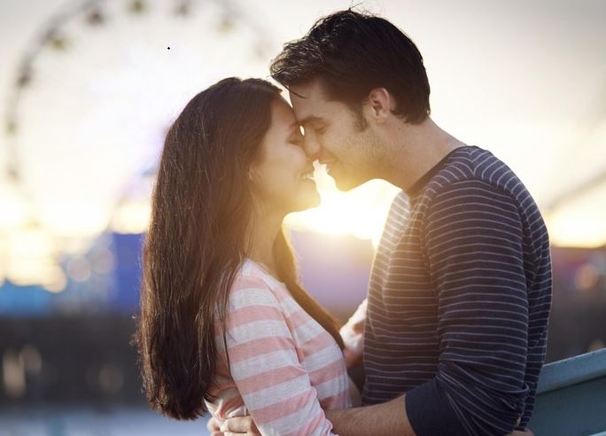 Catat!, Ini Trik Khusus Memberi Pasangan Ciuman yang Paling Sensual dan Bergairah