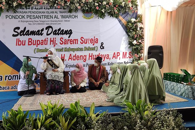 Disarpus Roadshow ke Pondok Pesantren, Istri Plt Bupati Bagikan Kisah Inspiratif ke Santri