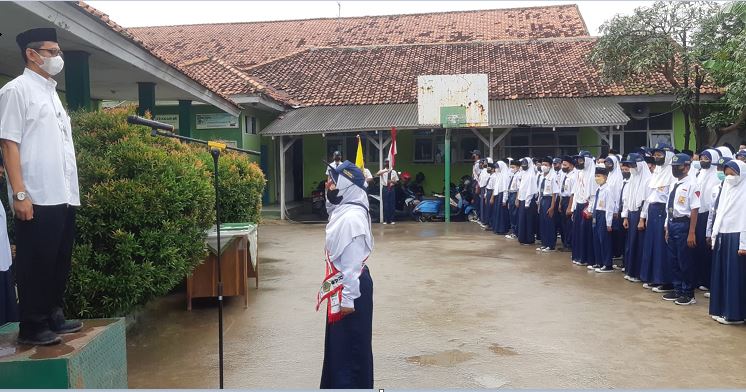 Pengurus OSIS Diharapkan Dapat Memajukan Madrasah