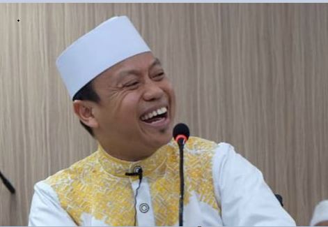 Suarakan Keresahan Emak-emak, Ustaz Das'ad : Bisakah Rokok Saja yang Langka, Jangan Minyak Goreng