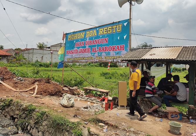 Terima Wakaf Tanah, Cikampek Kota Bakal Punya Kantor Desa Baru