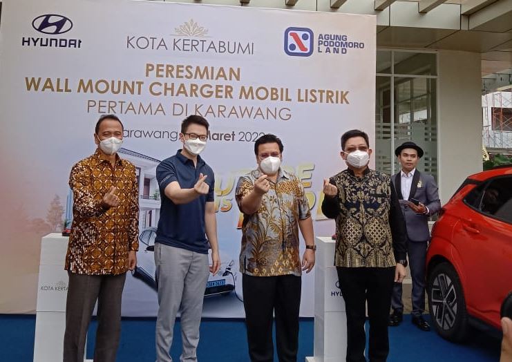 Pertama di Karawang, Kota Kertabumi Hadirkan Wall Mount Charger, Isi Ulang Mobil Baterai Listrik Jadi Lebih Mu