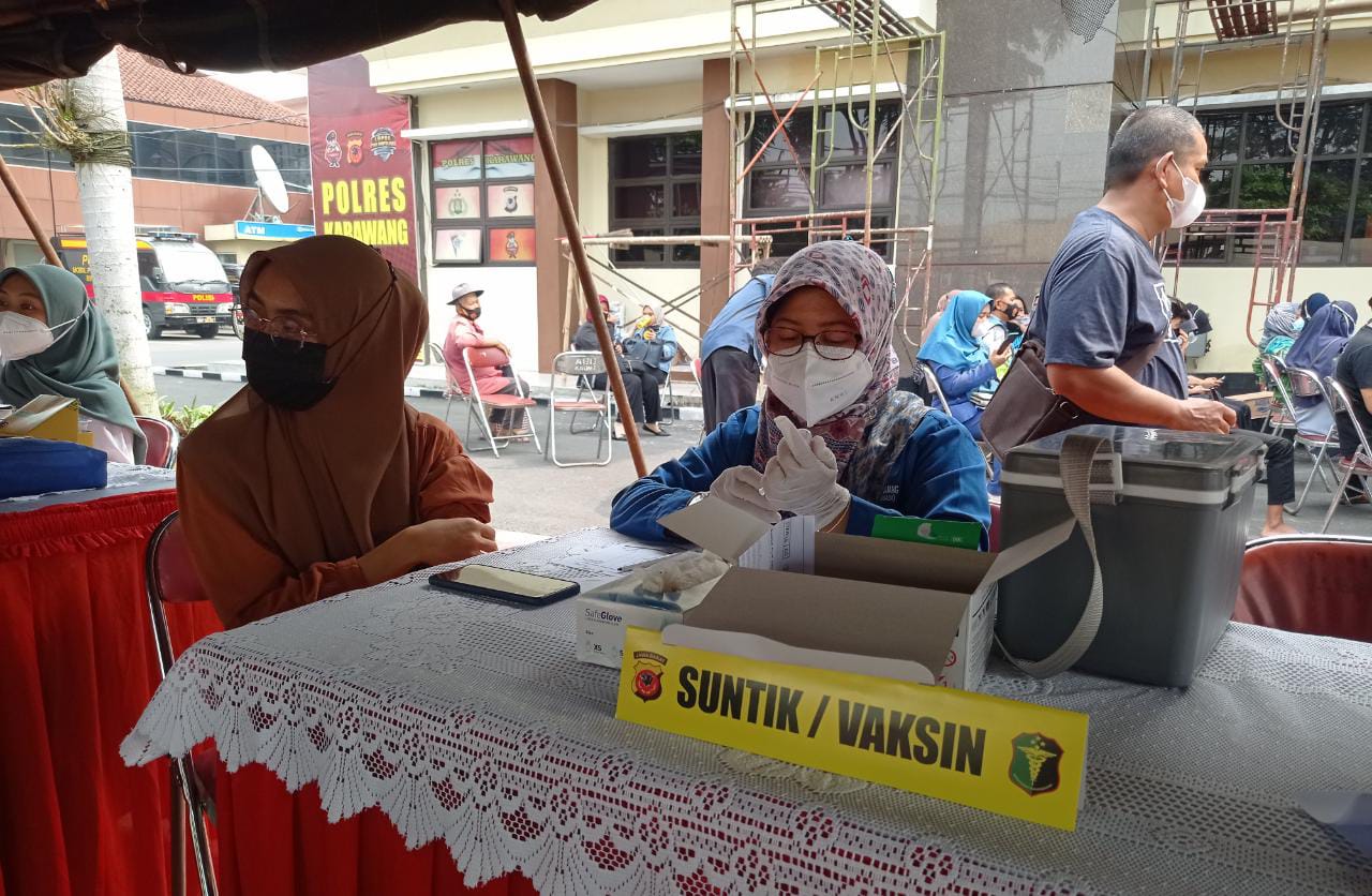 Calon Pemudik Serbu Mapolres Karawang, Berharap Dapat Vaksin Booster