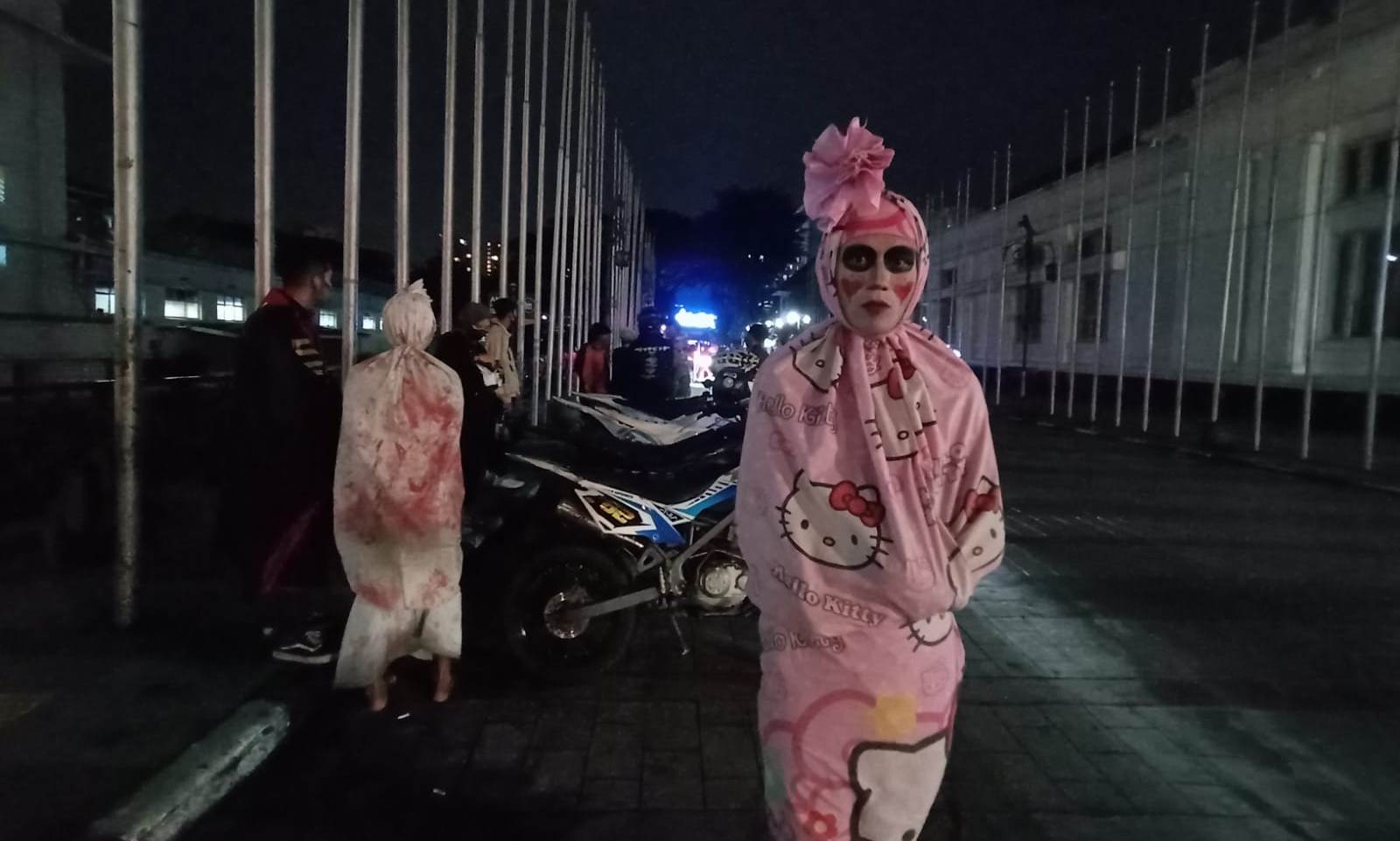 Menyapa Hantu-hantu Jalan Braga,Â Katanya Ada yang Horor Beneranâ€¦