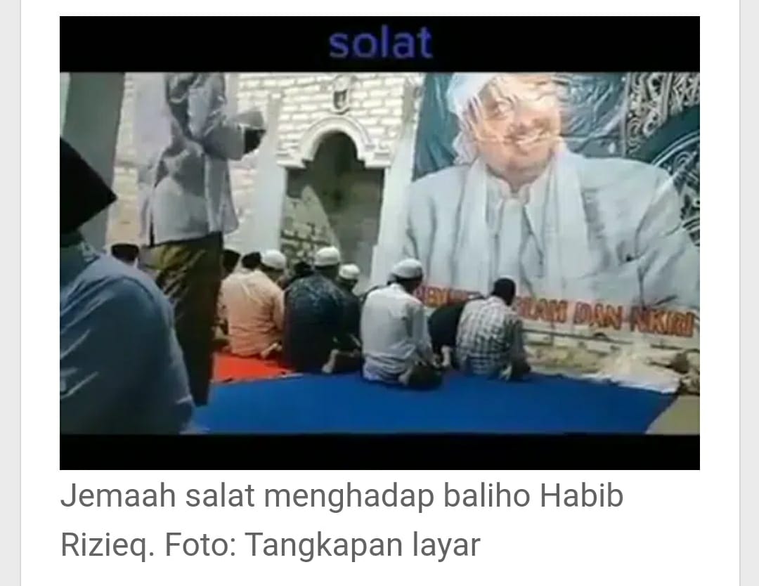 HebohÂ Solat Menghadap Baliho Habib Rizieq, Nitizen: Â Jadi Keblinger...