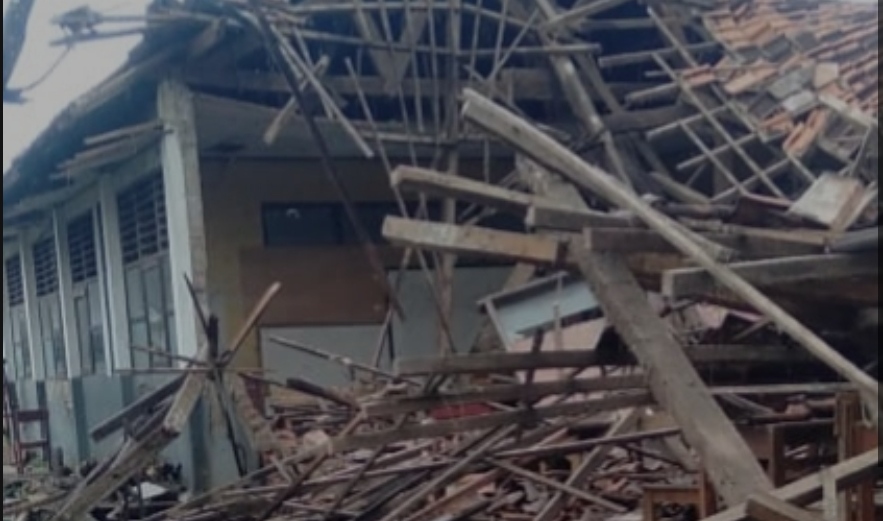 Gedung Sekolah di Karawang Ambruk Lagi