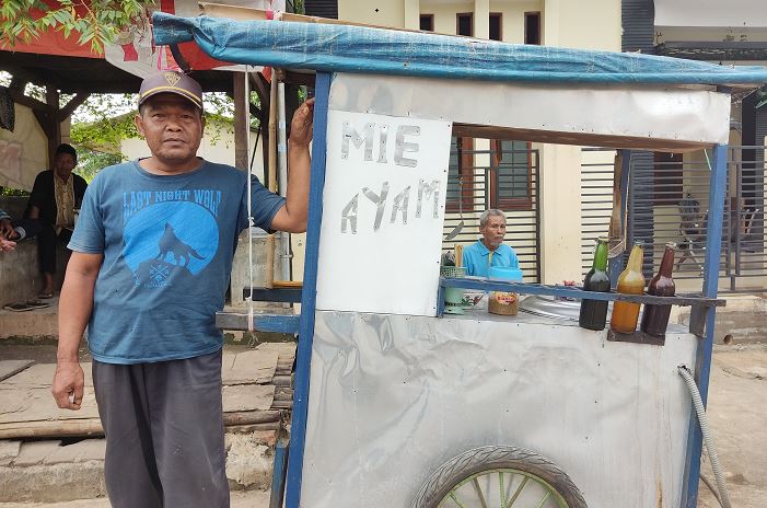 Kembang-Kempis Mi Ayam Waris