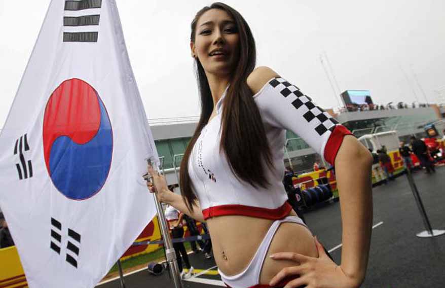 Menanti Panasnya Persaingan Gadis Payung di Arena Sirkuit MotoGP Mandalika