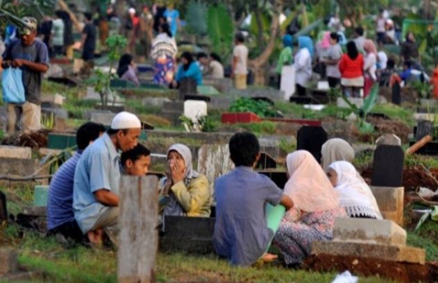 Tradisi Ziarah Jelang Ramadhan Mulai Ramai