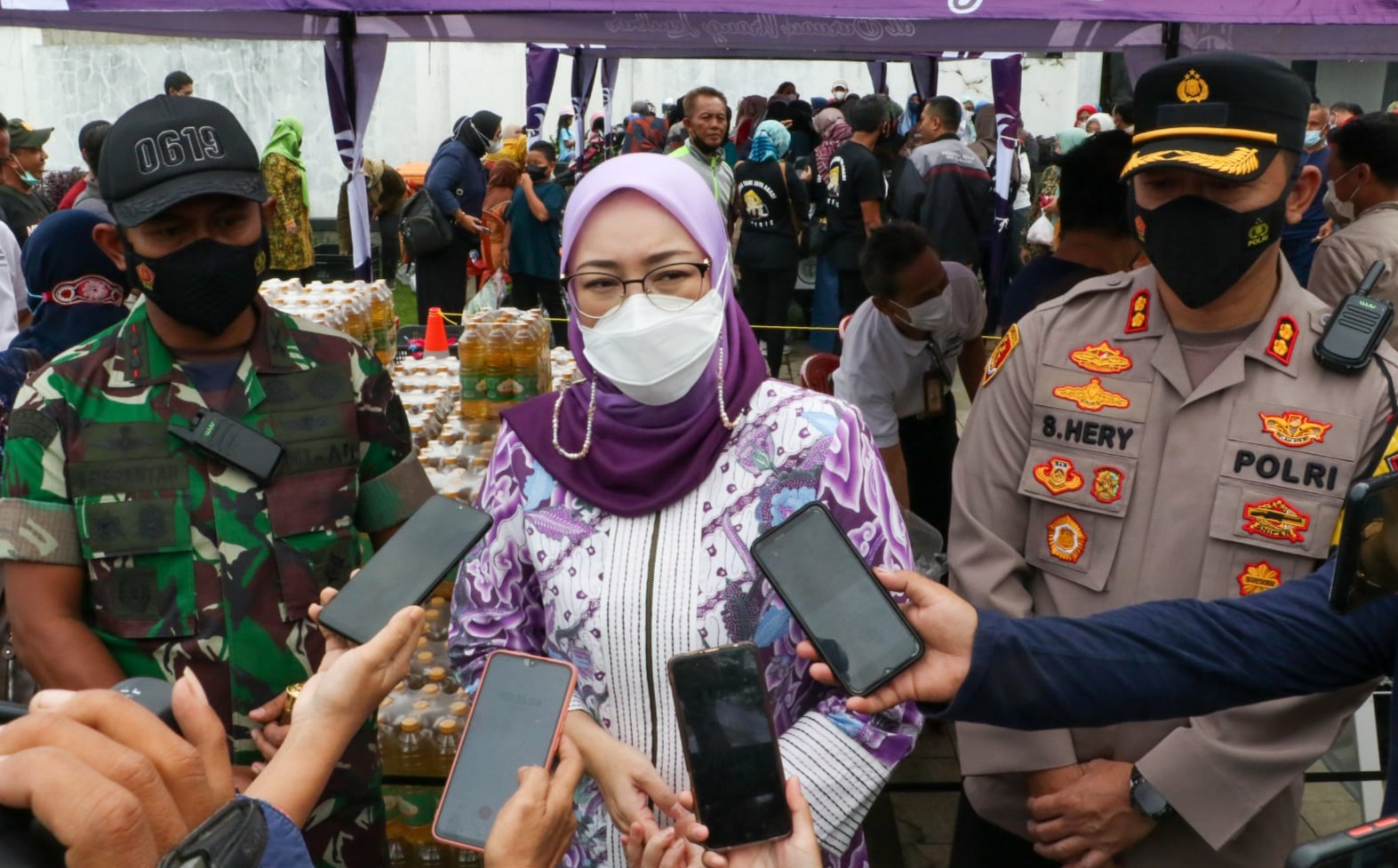 Emak-emak Serbu Bazar Murah Purwakarta, Terfavorit Minyak Goreng, Bupati Ambu Anne Pun Bakal Roadshow ke Selur