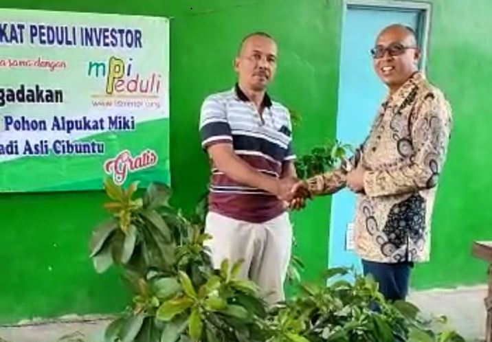 Upaya Jaga Ketahanan Pangan Masyarakat Sekitar Kawasan Industri MM 2100, MPI Bagikan Bibit Alpukat dan Pete