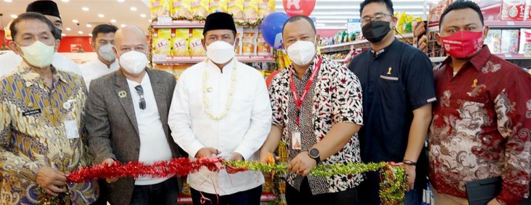 Dorong Produk UMKM Menjangkau Masyarakat Luas : Plt Bupati Apresiasi Alfamidi Buka Ruang UMKM Bekasi